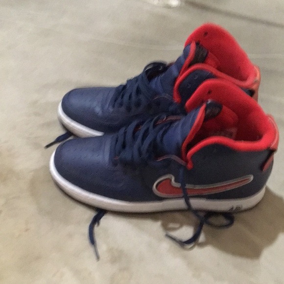 Shoes - Picture 3 of 4